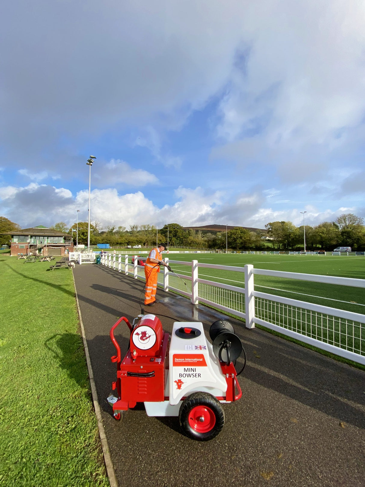 Demon Tornado Mini-Bowser E Battery powered cold water pressure washer