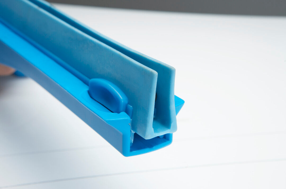 Vikan Hygienic Floor Squeegee 700mm Blue - food safe water remover with ergonomic design.