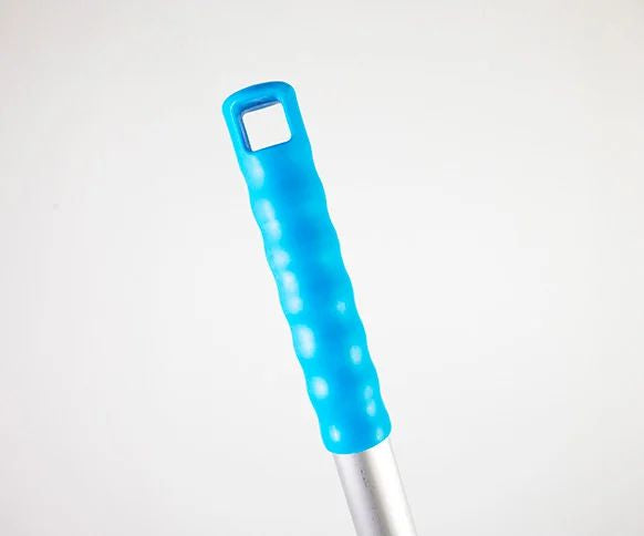 Blue rubber grip handle for HG3401 carpet brush, 1360mm threaded aluminum.